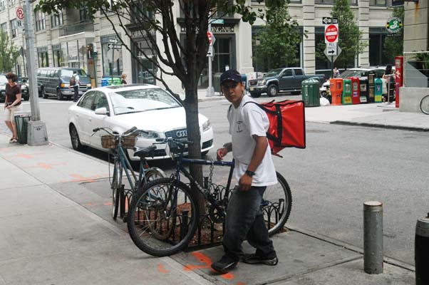 bike pizza delivery